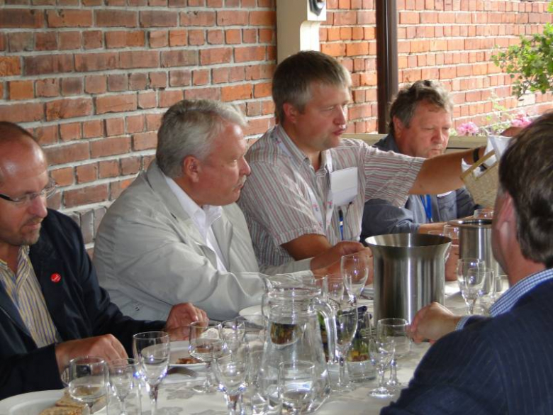 Wizyta ministrów UE w winnicach Jaworek w Miękini