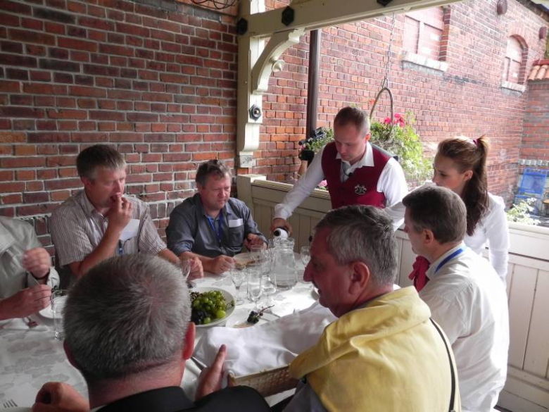 Wizyta ministrów UE w winnicach Jaworek w Miękini