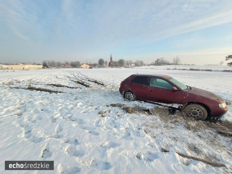 Autem zniszczył murawę boiska