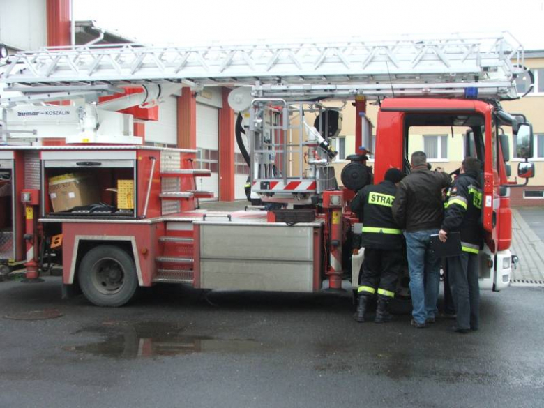 Odbiór techniczny samochodu w PSP w Środzie Śląskiej
