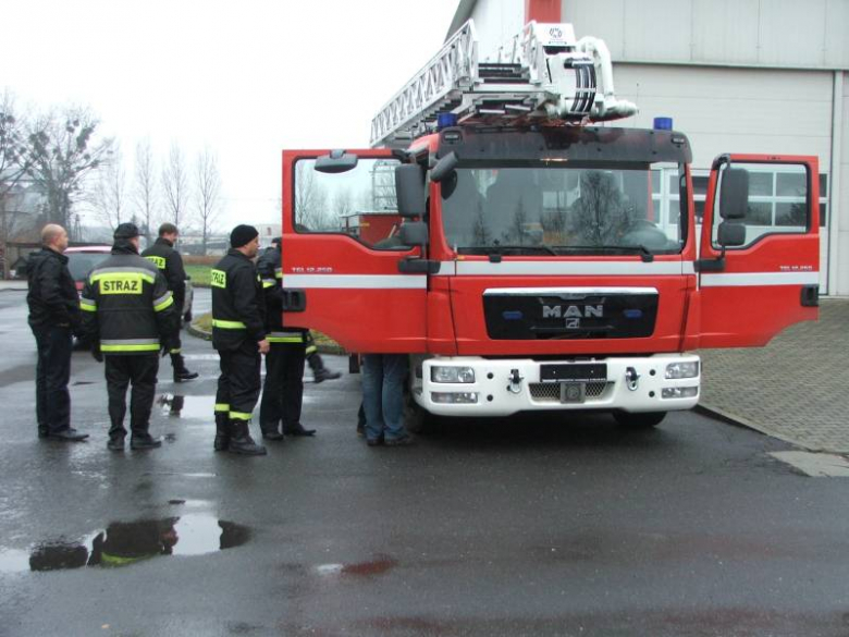 Odbiór techniczny samochodu w PSP w Środzie Śląskiej