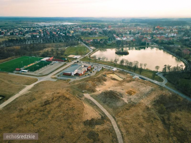 Budowa szkoły na Winnej Górze w Środzie Śląskiej