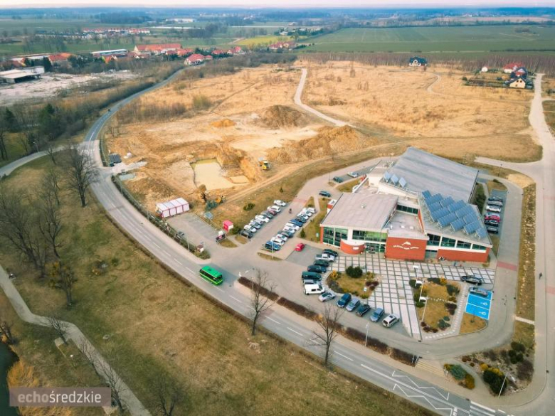 Budowa szkoły na Winnej Górze w Środzie Śląskiej