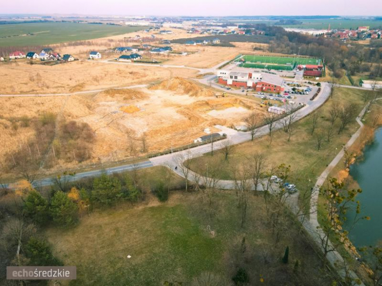 Budowa szkoły na Winnej Górze w Środzie Śląskiej