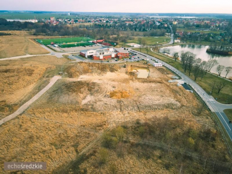 Budowa szkoły na Winnej Górze w Środzie Śląskiej