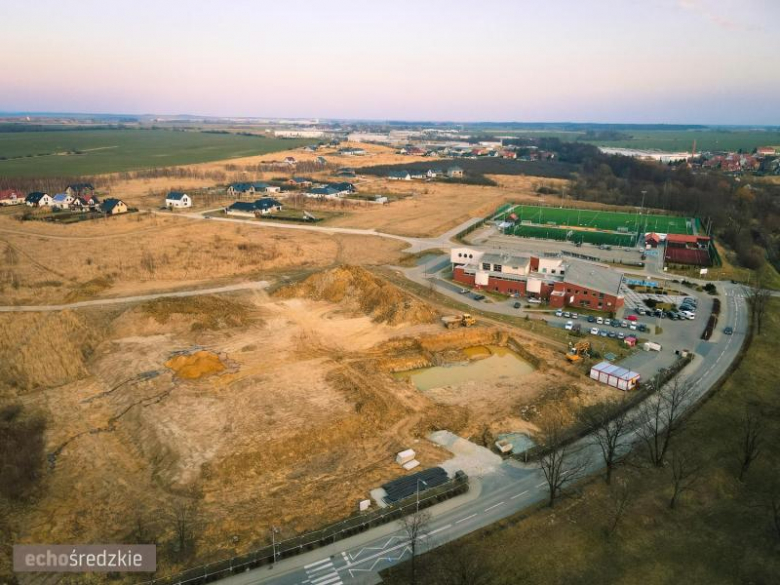 Budowa szkoły na Winnej Górze w Środzie Śląskiej