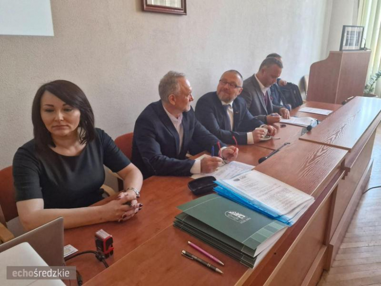 Podpisanie umów w siedzibie Starostwa Powiatowego