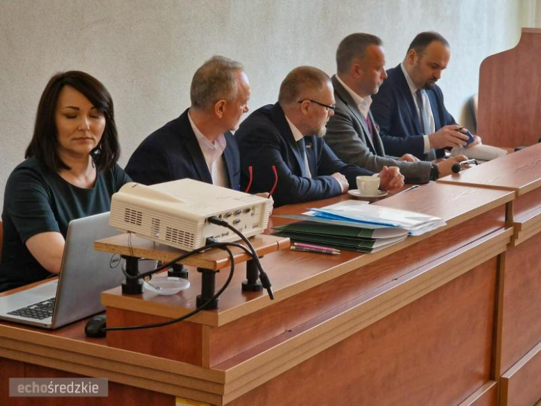 Podpisanie umów w siedzibie Starostwa Powiatowego