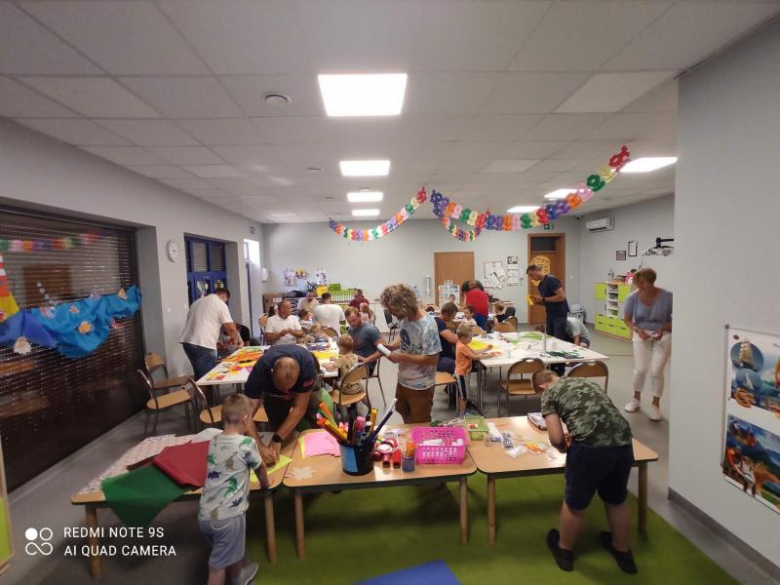 "Zmalujemy coś razem tato?"