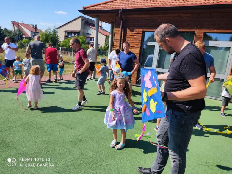 "Zmalujemy coś razem tato?"