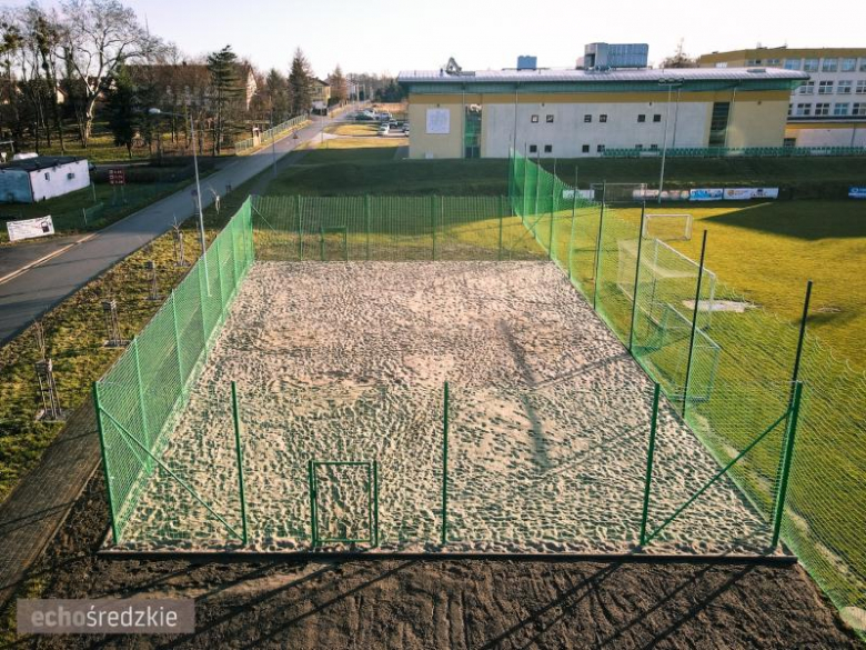 W Miękini powstało boisko do siatkówki plażowej
