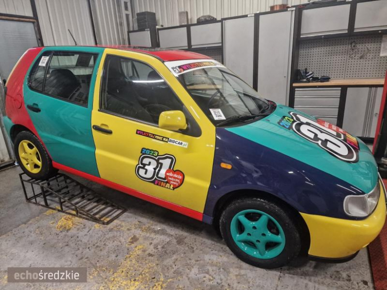 VW Polo Harlekin przeznaczony na licytację WOŚP