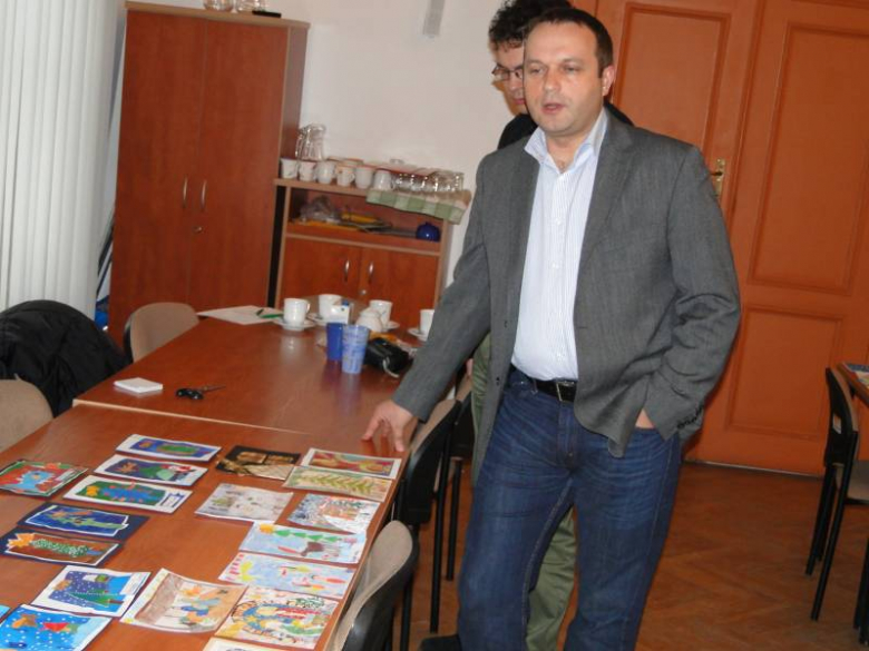 Obrady jury konkursu na kartkę świąteczną - Środa Śląska 2011