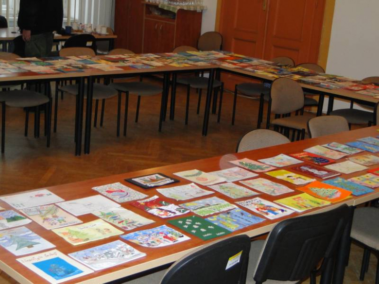 Obrady jury konkursu na kartkę świąteczną - Środa Śląska 2011