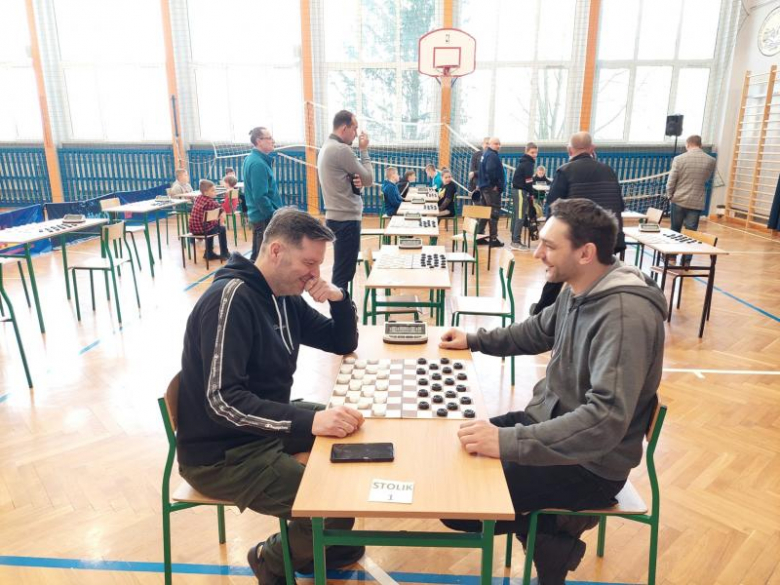 W Udaninie rozegrano turniej warcabów stupolowych