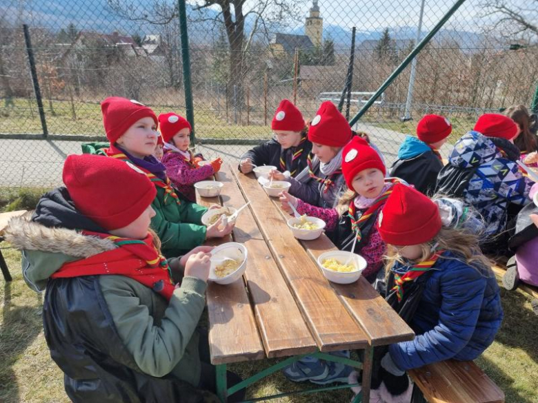 Malczyckie zuchy na Wyprawie Polarnej Zuchów w Kowarach