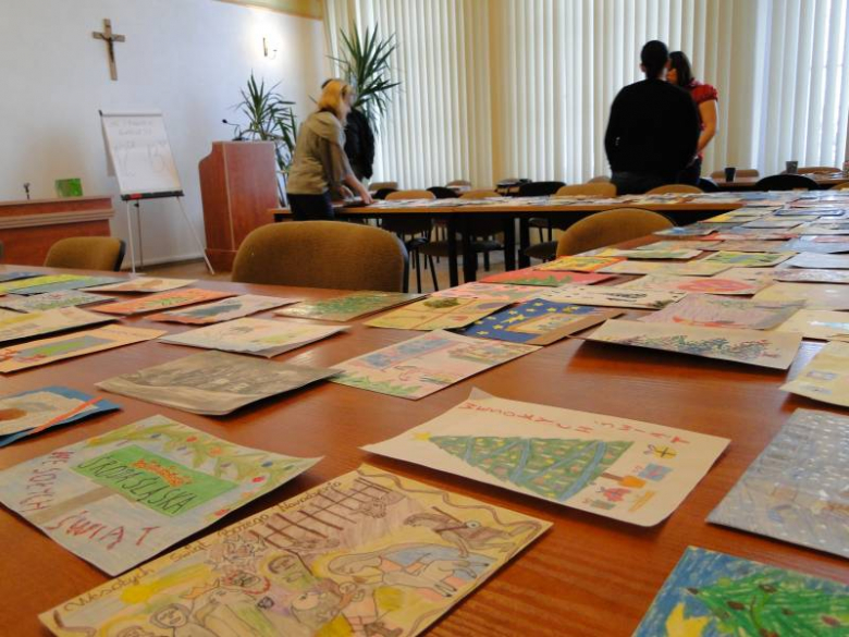 Obrady jury konkursu na kartkę świąteczną - Środa Śląska 2011