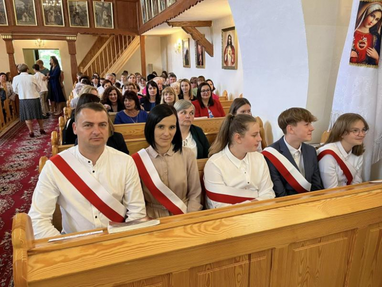 Przyjęcie sztandaru w Szkole Podstawowej im. Jana Brzechwy w Mieczkowie 