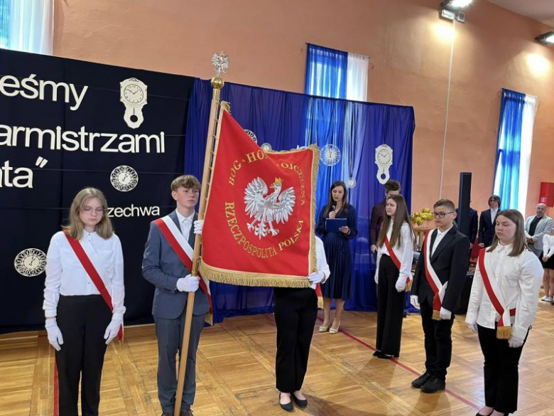 Przyjęcie sztandaru w Szkole Podstawowej im. Jana Brzechwy w Mieczkowie 