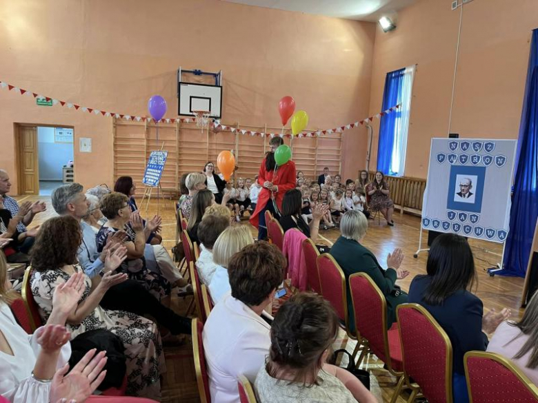 Przyjęcie sztandaru w Szkole Podstawowej im. Jana Brzechwy w Mieczkowie 