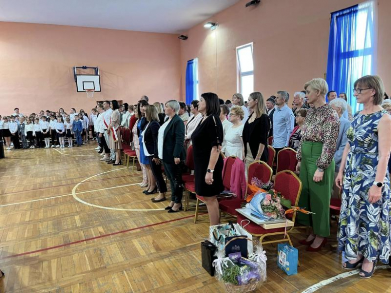 Przyjęcie sztandaru w Szkole Podstawowej im. Jana Brzechwy w Mieczkowie 