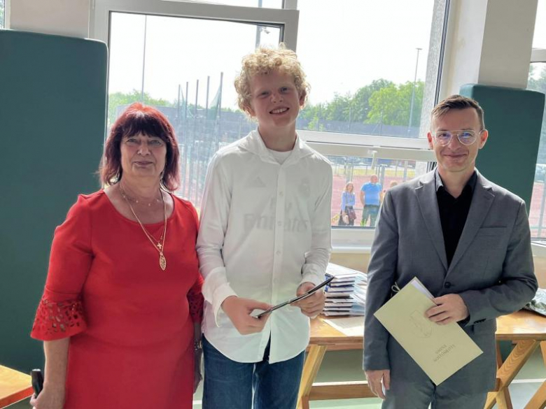 Uroczyste zakończenie roku szkolnego w Szkole Podstawowej im. Marii Konopnickiej w Kostomłotach