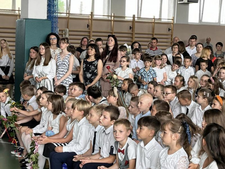 Uroczyste zakończenie roku szkolnego w Szkole Podstawowej im. Marii Konopnickiej w Kostomłotach