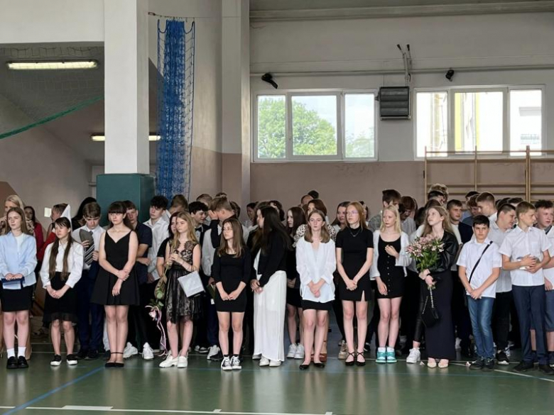 Uroczyste zakończenie roku szkolnego w Szkole Podstawowej im. Marii Konopnickiej w Kostomłotach