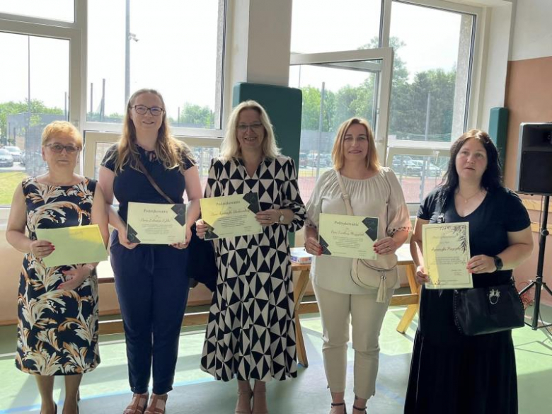 Uroczyste zakończenie roku szkolnego w Szkole Podstawowej im. Marii Konopnickiej w Kostomłotach