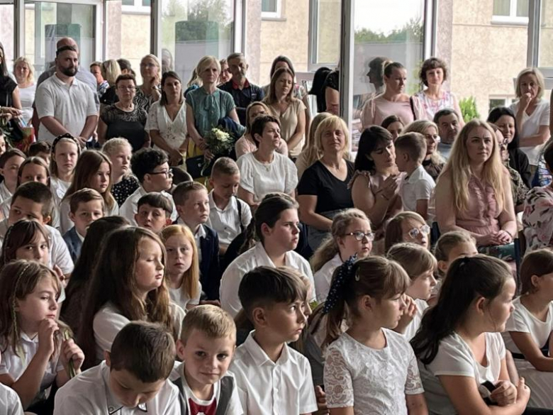 Uroczyste zakończenie roku szkolnego w Szkole Podstawowej im. Marii Konopnickiej w Kostomłotach