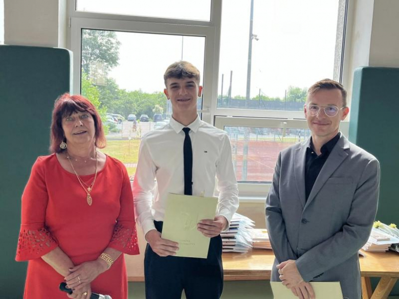 Uroczyste zakończenie roku szkolnego w Szkole Podstawowej im. Marii Konopnickiej w Kostomłotach