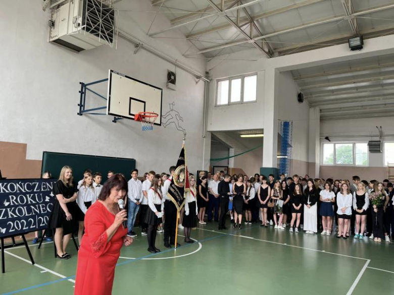 Uroczyste zakończenie roku szkolnego w Szkole Podstawowej im. Marii Konopnickiej w Kostomłotach