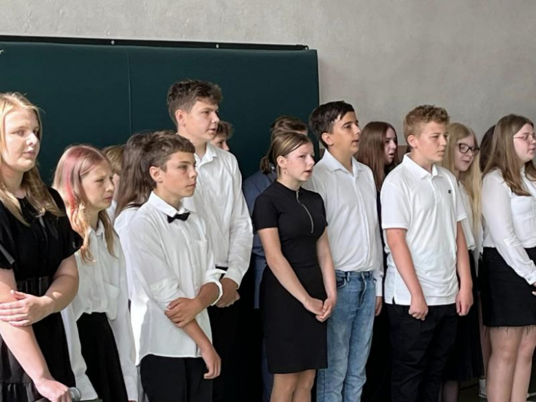 Uroczyste zakończenie roku szkolnego w Szkole Podstawowej im. Marii Konopnickiej w Kostomłotach