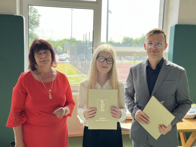 Uroczyste zakończenie roku szkolnego w Szkole Podstawowej im. Marii Konopnickiej w Kostomłotach