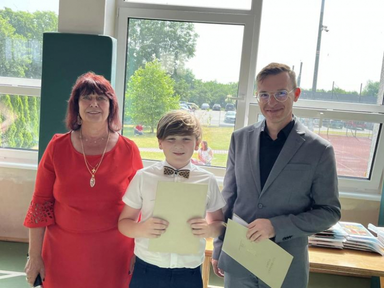 Uroczyste zakończenie roku szkolnego w Szkole Podstawowej im. Marii Konopnickiej w Kostomłotach