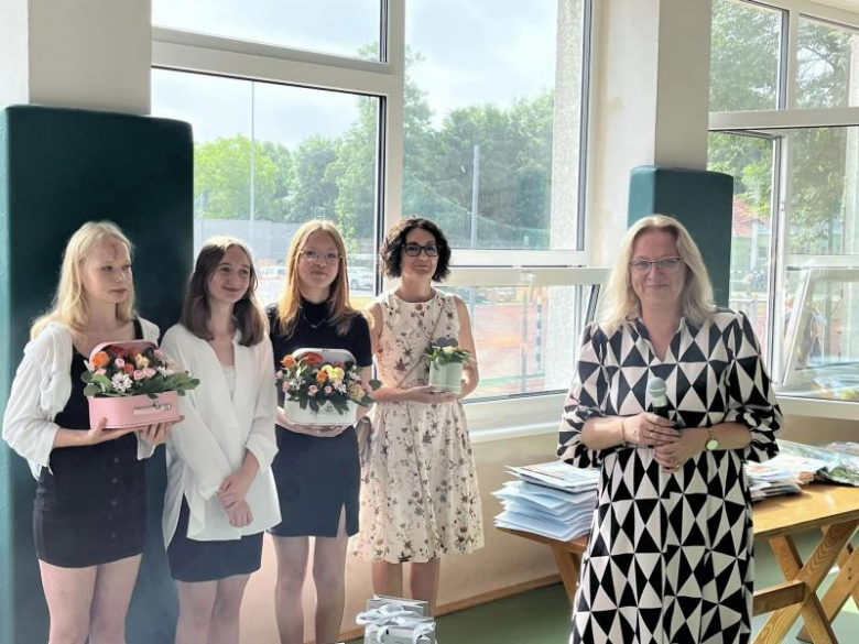 Uroczyste zakończenie roku szkolnego w Szkole Podstawowej im. Marii Konopnickiej w Kostomłotach