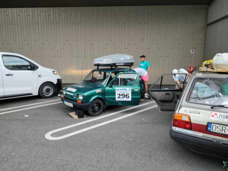 Przejechali dwoma polonezami ponad 8tys. kilometrów