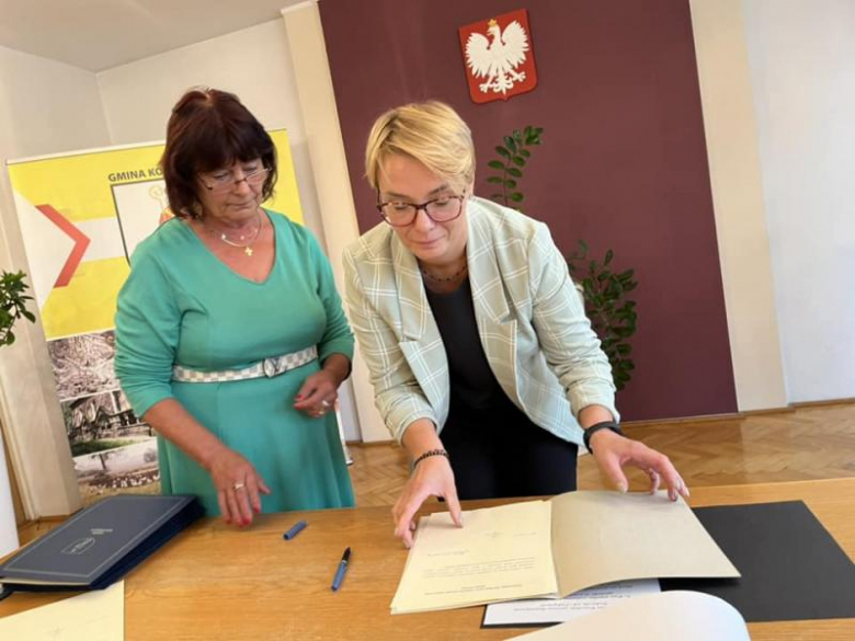  Awanse zawodowe i stypendia dla uczniów