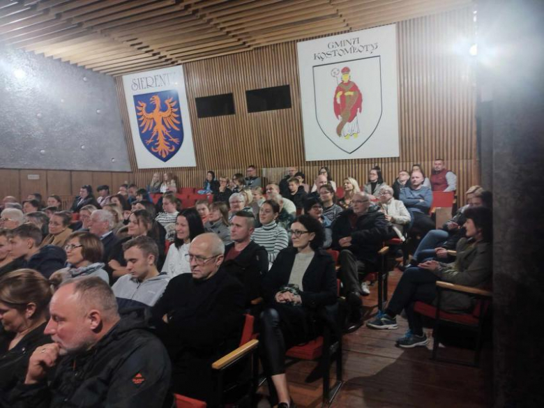 Przedstawienie w GOK Kostomłoty