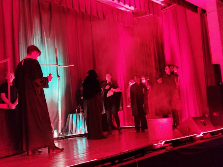 Przedstawienie w GOK Kostomłoty