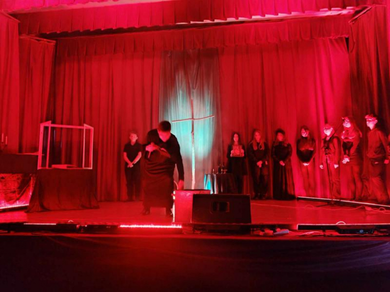 Przedstawienie w GOK Kostomłoty