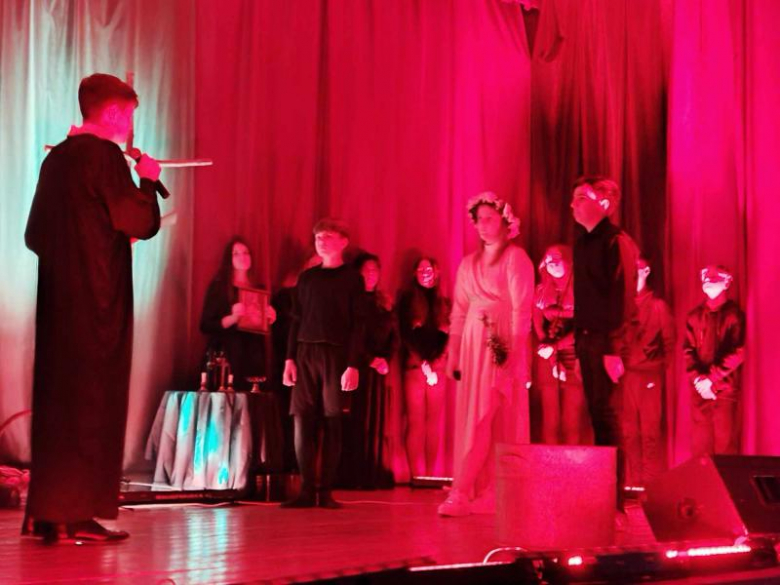 Przedstawienie w GOK Kostomłoty