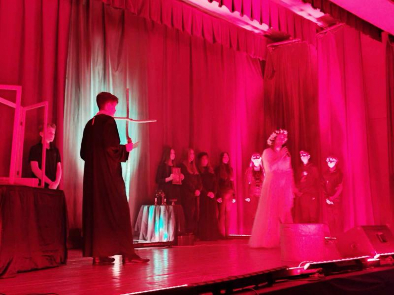 Przedstawienie w GOK Kostomłoty