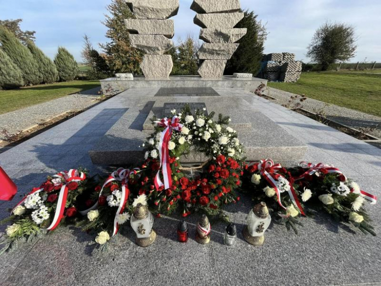 Obchody Święta Niepodległości w Kostomłotach