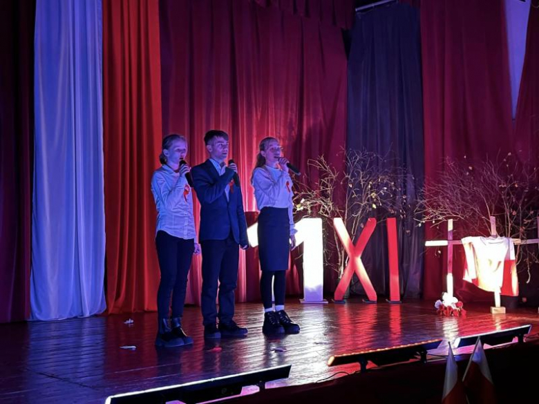 Obchody Święta Niepodległości w Kostomłotach