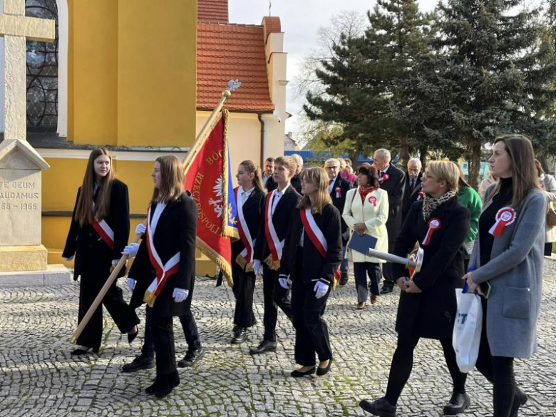 Obchody Święta Niepodległości w Kostomłotach