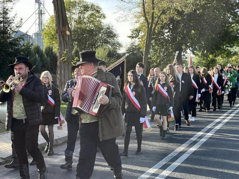 Obchody Święta Niepodległości w Kostomłotach