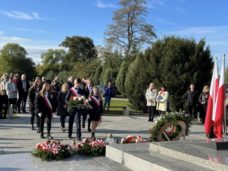 Obchody Święta Niepodległości w Kostomłotach