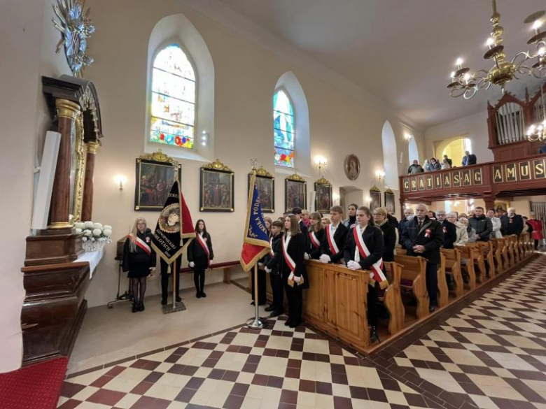 Obchody Święta Niepodległości w Kostomłotach