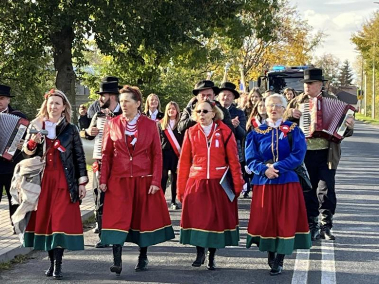 Obchody Święta Niepodległości w Kostomłotach